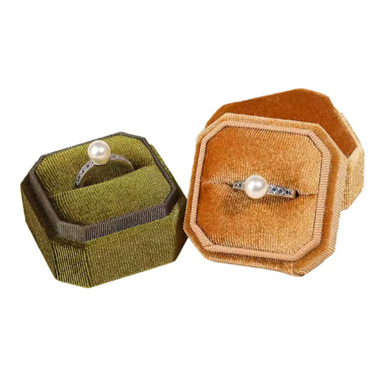 Warum brauchen wir harte Materialien für die elegante Ringbox für die Hochzeit?